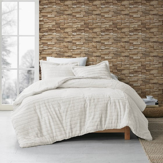 Amara Faux Fur Comforter Set